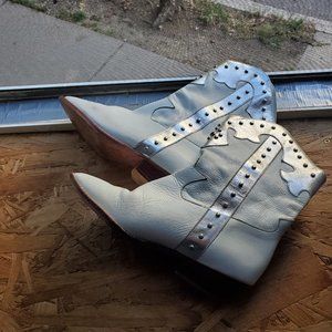 Vintage white and silver cowboy boots - run small!